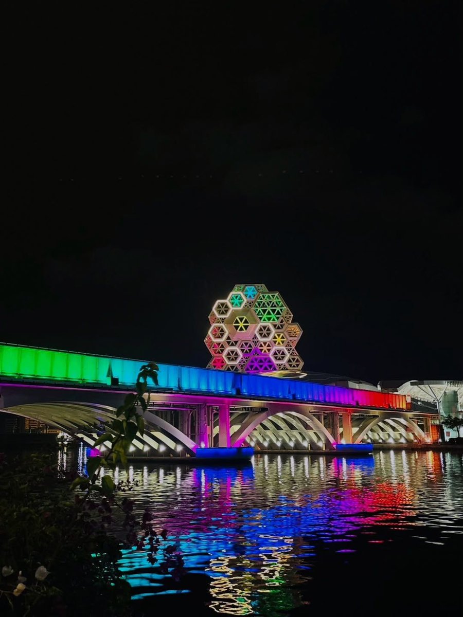 emreusta's tweet photo. 这碗重庆小面，酥脆诱人，尝上一口，幸福感瞬间满溢。 https://t.co/WbcnVdpFze