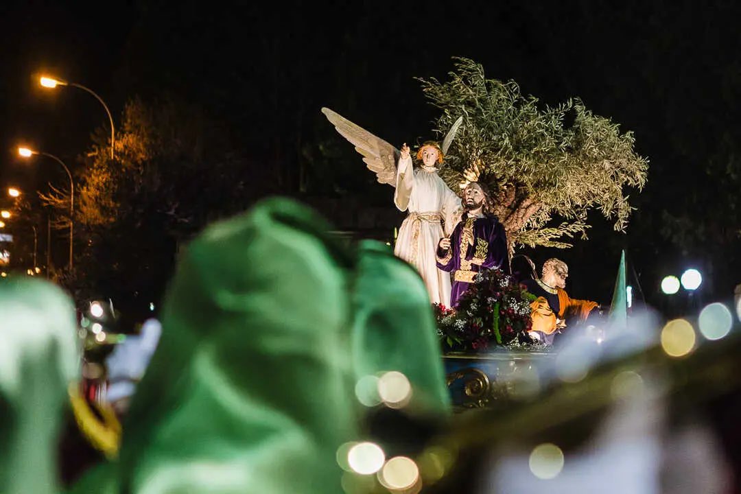 CofradiasSoria's tweet photo. Procesión de las cofradías de la @HuertoSoria y la @LaFlagelacion con su emotivo saludo en la plaza Mariano Granados, hoy Martes Santo.
📸 Fotos de Concha Ortega para @desdeSoria
#juntadecofradiasdesoria #Semanasantasoria #sobria #austera #devocional https://t.co/hpM5Vq2SkE
