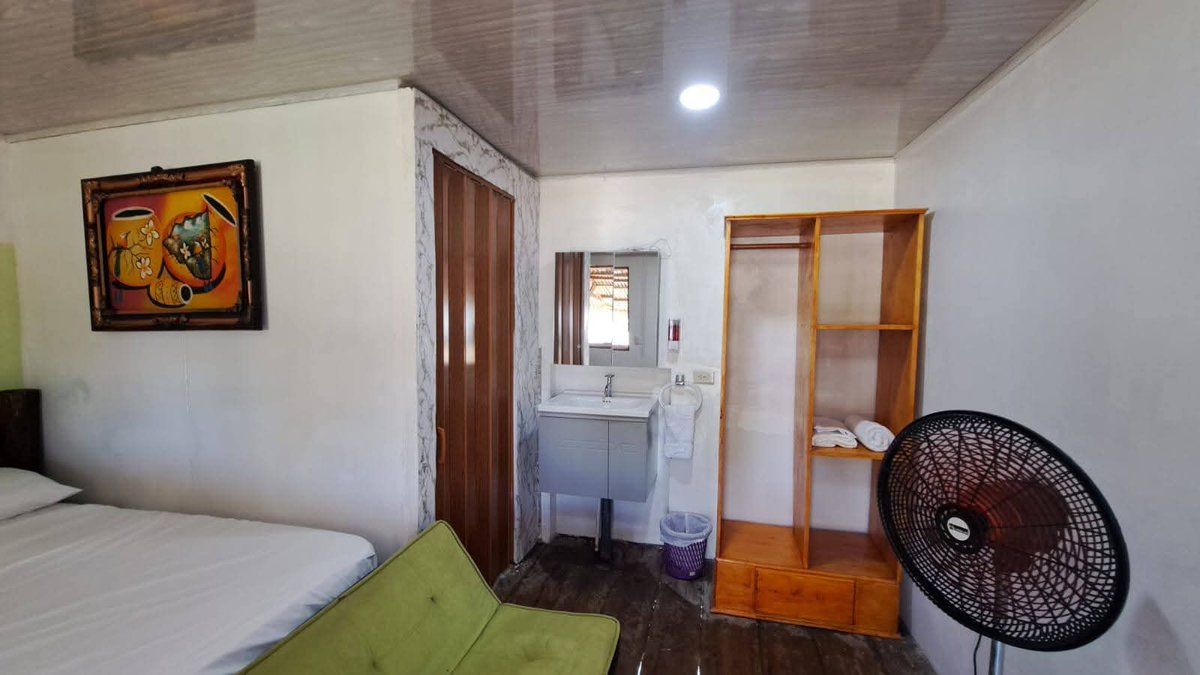InturRACCS's tweet photo. Descubre el paraíso en Hubbers Beach ✨🌴

Escápate a Bluff Beach y vive una experiencia inolvidable en los encantadores bungalows frente al mar. 🏝️
Hubbers Beach te ofrece servicio de restaurante para que deleites tu paladar mientras contemplas paisajes espectacular. 🍽️🌊 https://t.co/JSlWSfFuC2