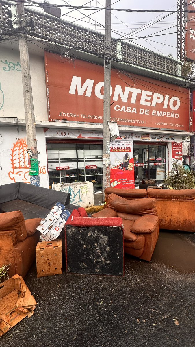 FalBec21's tweet photo. Alcaldesa Aleida, ya tenemos la sala para las reuniones. Cuando. Viene a. Saludarnos aca en clavelina. Col los angeles Iztapalapa https://t.co/5lCPen1wmV
