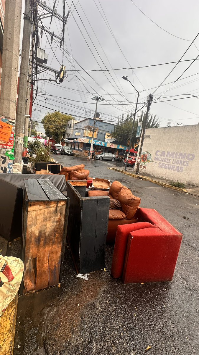 FalBec21's tweet photo. Alcaldesa Aleida, ya tenemos la sala para las reuniones. Cuando. Viene a. Saludarnos aca en clavelina. Col los angeles Iztapalapa https://t.co/5lCPen1wmV