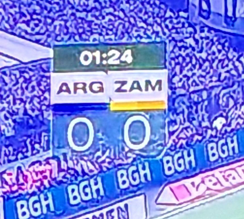srtagrohl's tweet photo. Mi aporte al partido de la selección: "Mirá se forman los colores de Central" https://t.co/MgNz8iRZJM