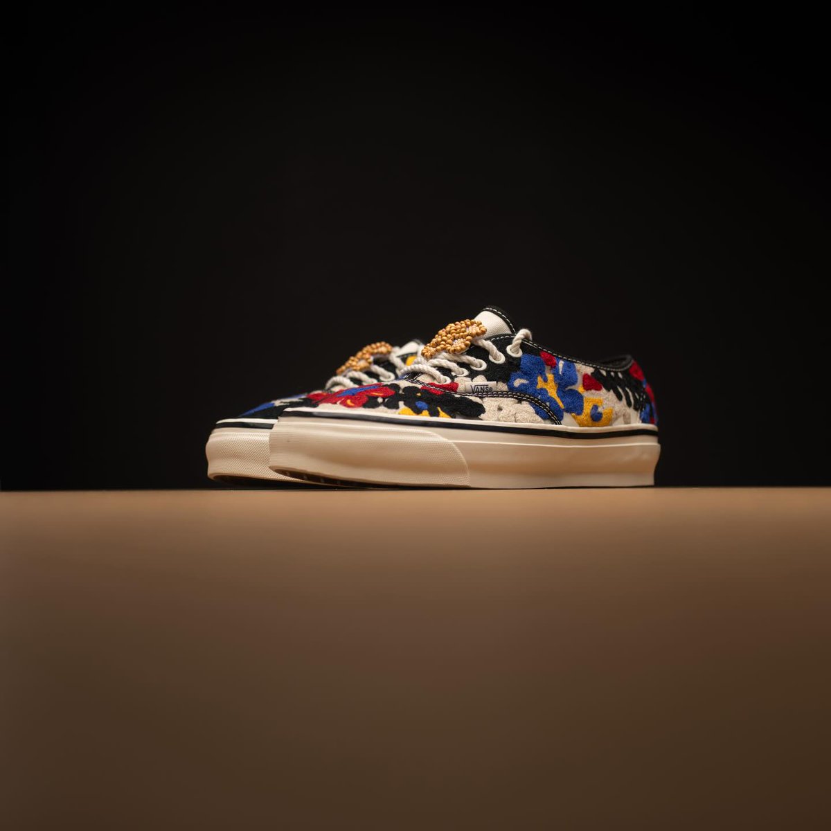 2026年 4/2 10:00~発売】 VANS PREMIUM AUTHENTIC 44 “NEEDLEWORK 