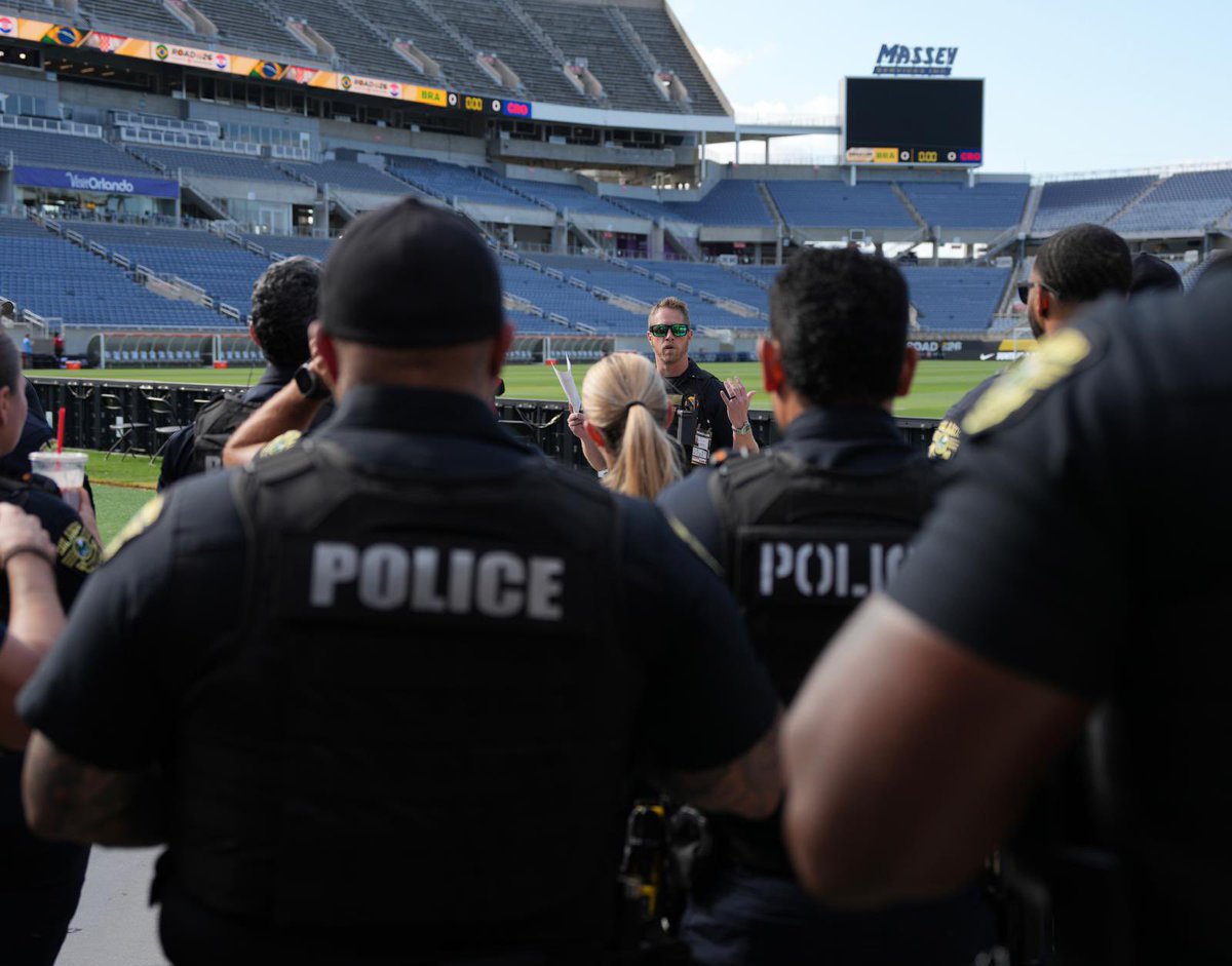 Orlando Police tweet media