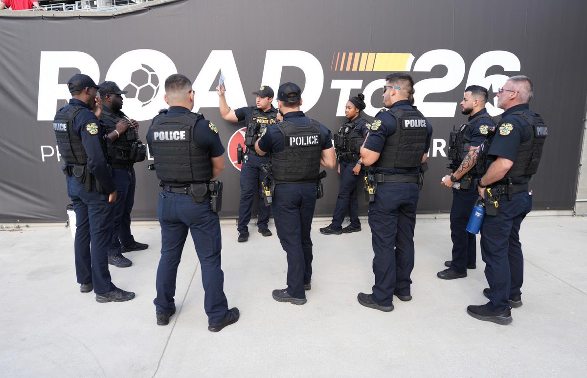 Orlando Police tweet media