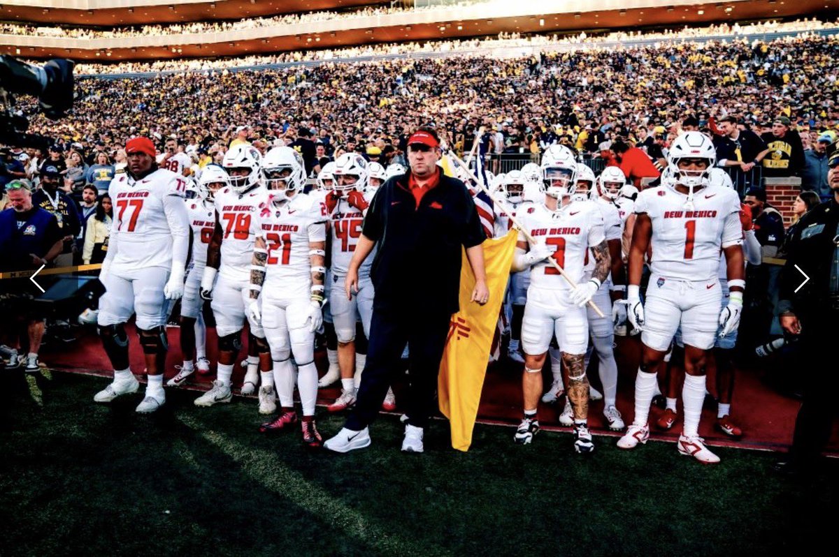 fire717171's tweet image. After a great conversation with @franks_coach I’m blessed and honored to receive a Division I offer from the University of New Mexico! #AGTG #Blessed #Recruiting  #GoLobos 🙏🏽🏈 @BlairAngulo @FootballKingpin @SalesianFB @GregBiggins