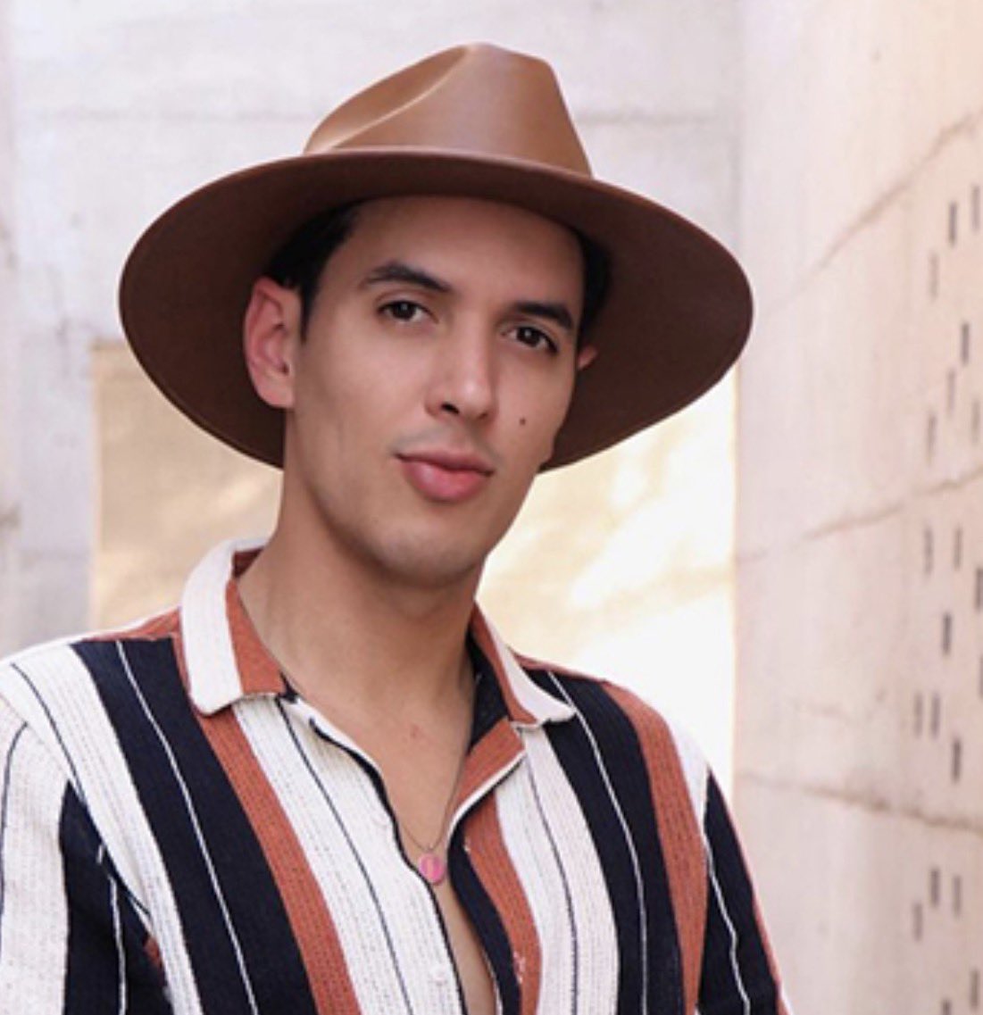 Gloria Alfa y Omega tweet media