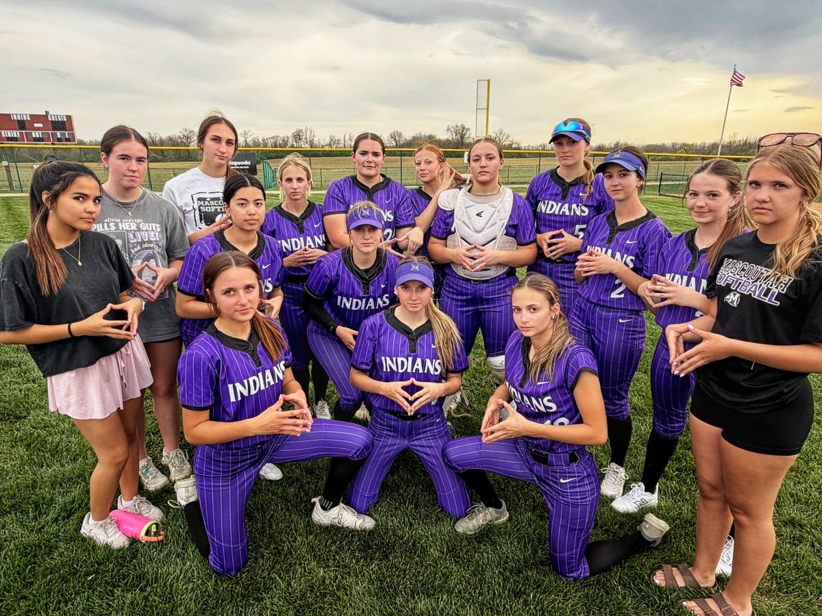MascoutahVB's tweet photo. WINNER.

All business in a 9-3 win over Belleville West.😎

The girls continue to show up and make things happen! That's 7 straight for the Indians, improving their record  to 8-1. 

We're back in action against EStl tomorrow! https://t.co/ZtQCLAFdiO