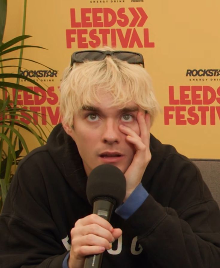 .cali! /•᷅•᷄\੭ tweet media