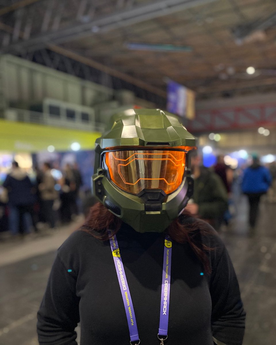 Phoenix Nat 🎈 tweet media