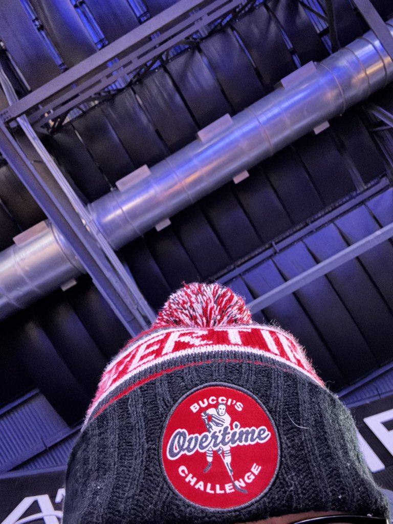 ellielyn38's tweet photo. Wearing my @Buccigross hat in 214! I wonder if he will see me 👀 https://t.co/Ns0bNTDBaq