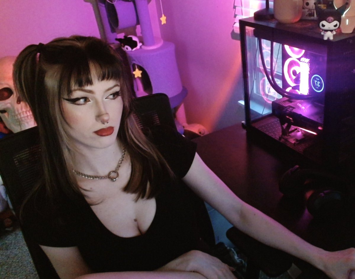 mykalalaa's tweet image. chudette live &amp;amp; reporting for duty &amp;gt;.&amp;lt;

˚₊‧⁺⋆♱

#smallstreamer #VALORANT #valtwt #SmallStreamerCommunity #promo #promotwt #gaming #streamer #val #valorant #cs2 #cs #residentevil  #dbd #dbdtwt #valtwt