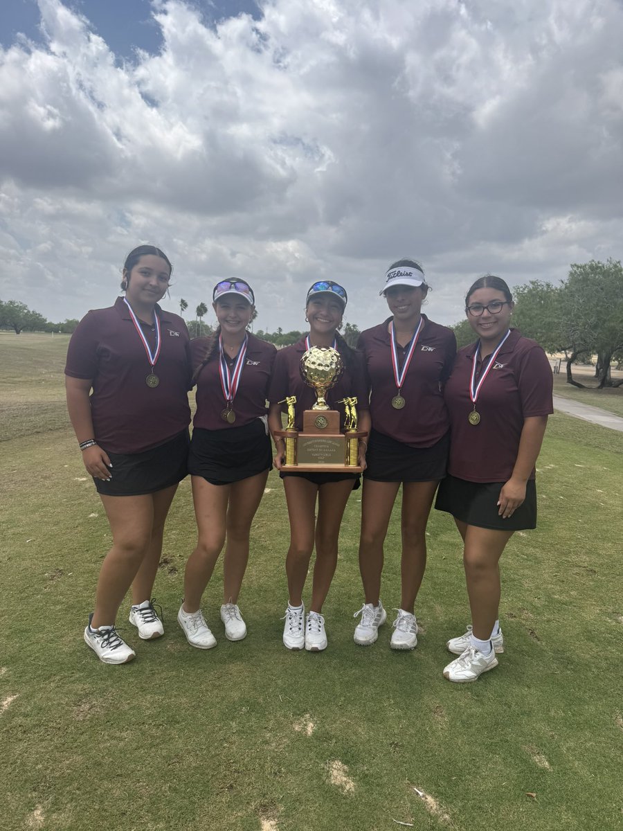 LFHSGOLF1's tweet photo. The LF Falcons Golf Team completed a clean sweep at the 32-6A District Tournament, as both the girls and boys teams won first place, only the second time in school history that both teams won district. Both teams will travel to San Antonio to complete Regionals. Congrats Falcons! https://t.co/QHcHz2Tvae