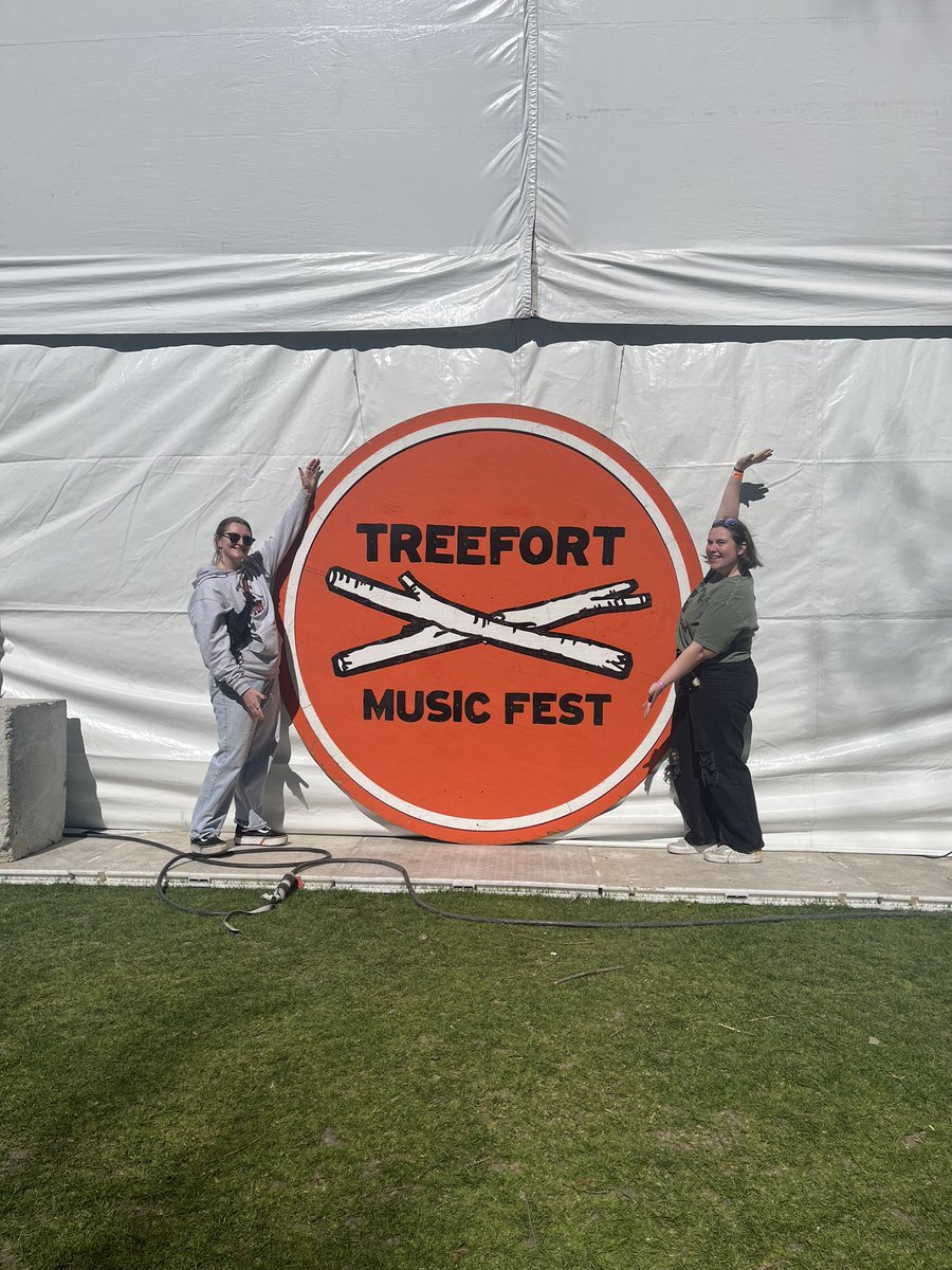 lateniteemo's tweet photo. late nite emo treefort recap 🙂‍↕️ https://t.co/ydFsXXgAGW