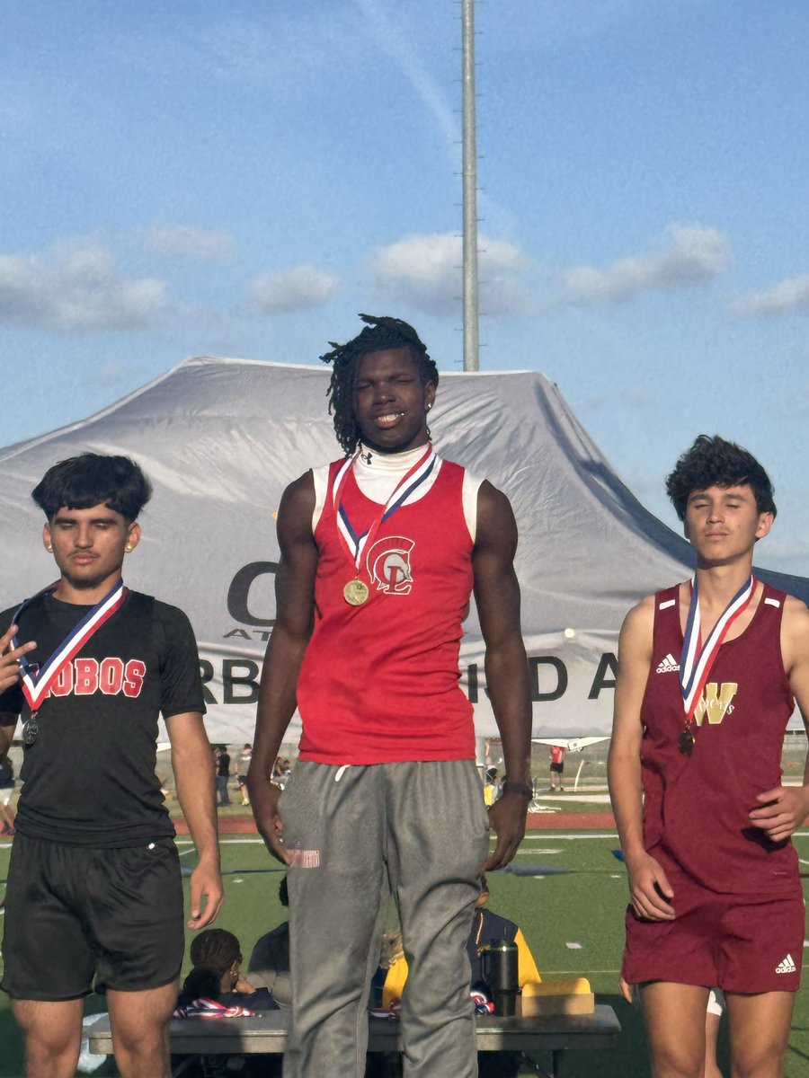 CoachJPool's tweet photo. Congrats to Xavier Boudreaux, your District Champion, for his 🥇 place finish in Boys JV Long Jump with 20’9”! #Lakes300 https://t.co/u4wHxjMBD3