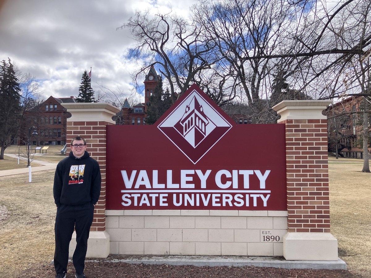 MMcLain63's tweet photo. Thank you to the coaches at Valley City State University for the great visit today! @GreggHorner @VCSU_CoachMac @CoachBeierle @VCSU_Football https://t.co/TCI7GI2GYy