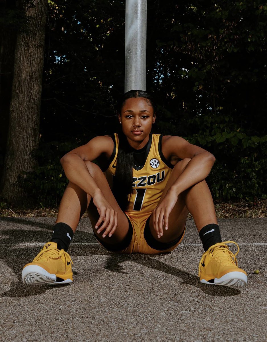 I talk hoops 🏀 tweet media