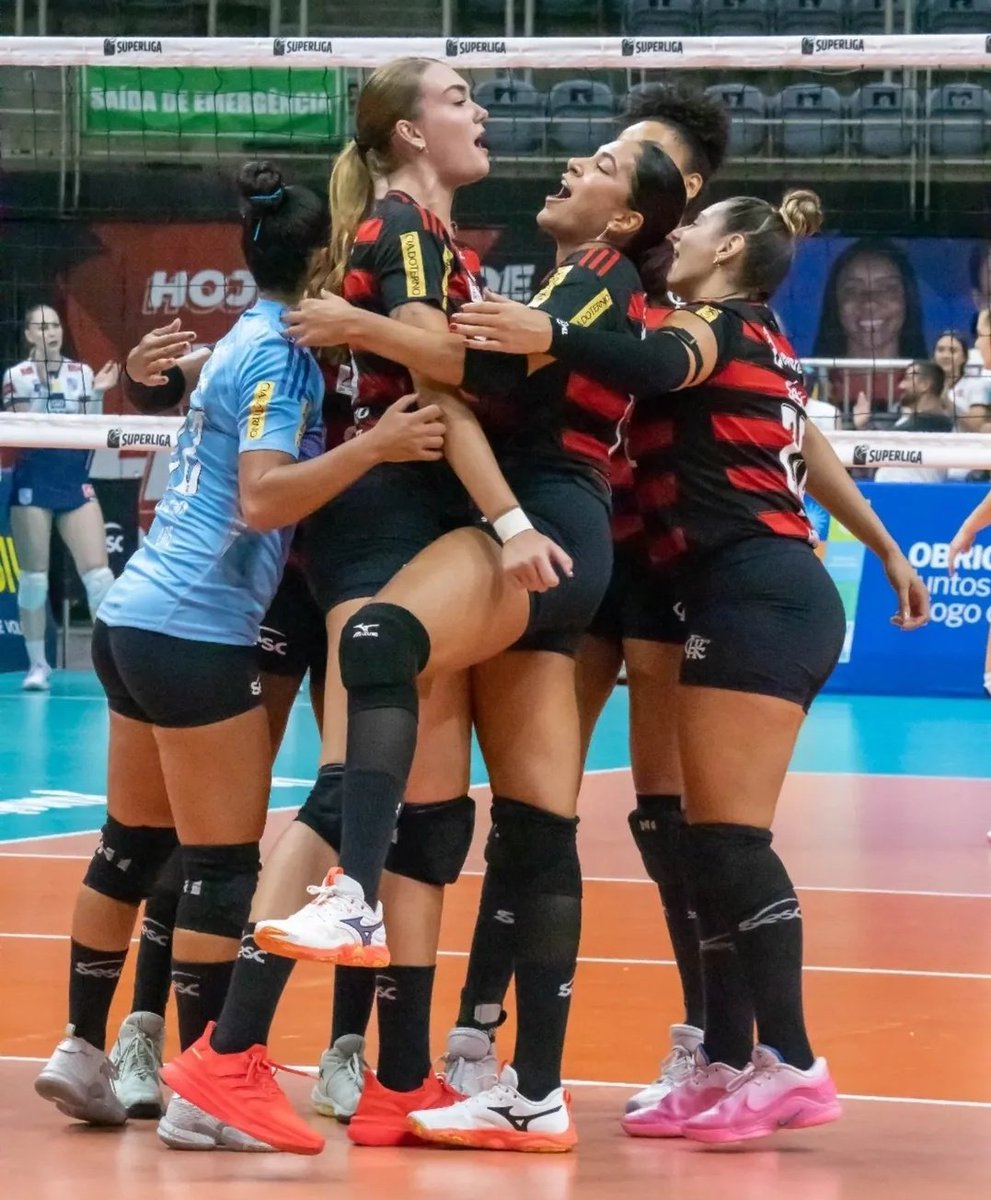 glorious tweet media