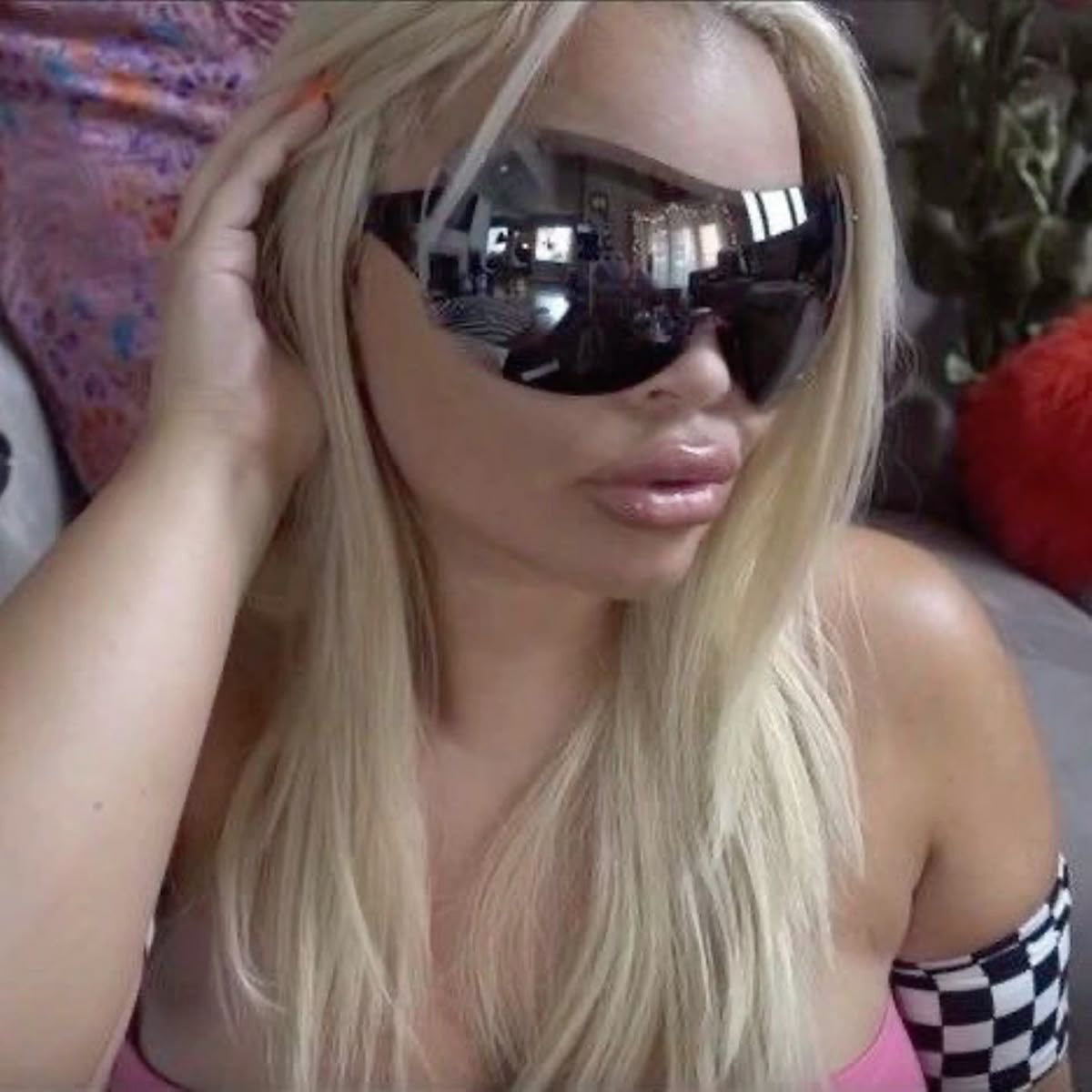 flor hooliganera tweet media