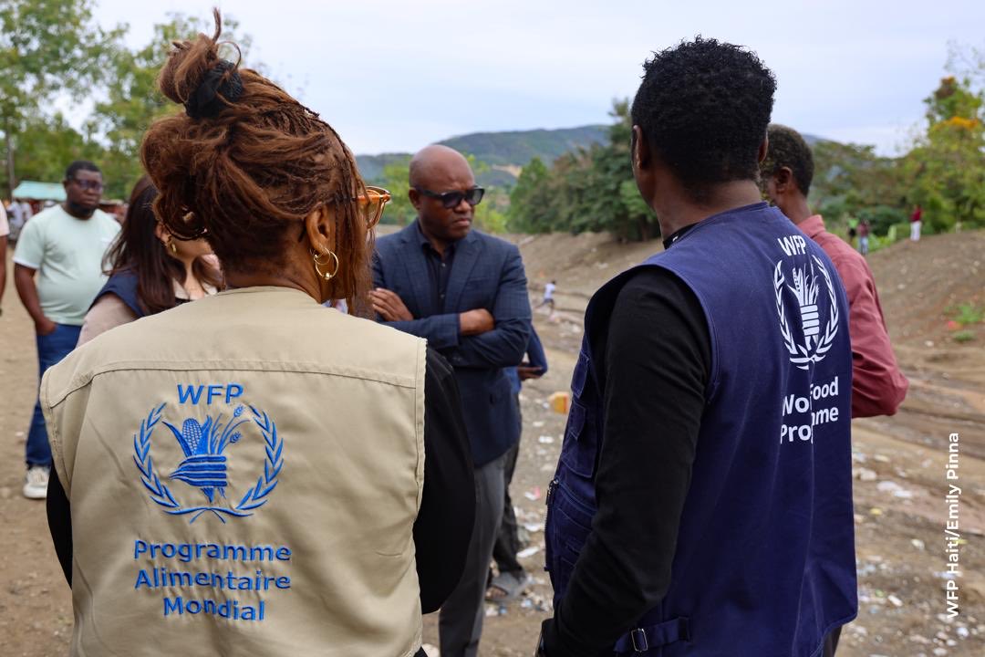 WanjaKaaria's tweet photo. Memorable moments in the field. π©Ά
Reflections with the population - a lens on the #Youth Groups - on the most appropriate response πͺπΎπ
Actions #ForThem #WithThem ππΎ https://t.co/6LIuyweV2O