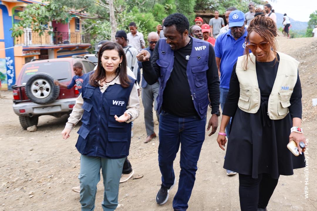 WanjaKaaria's tweet photo. Memorable moments in the field. π©Ά
Reflections with the population - a lens on the #Youth Groups - on the most appropriate response πͺπΎπ
Actions #ForThem #WithThem ππΎ https://t.co/6LIuyweV2O