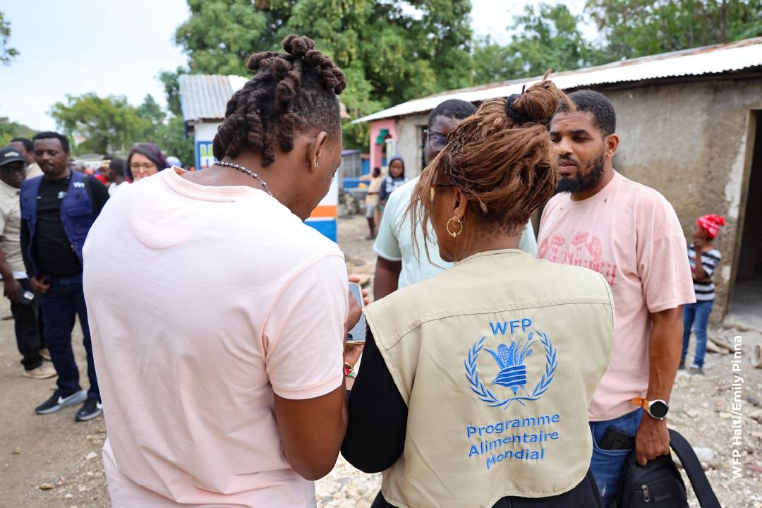 WanjaKaaria's tweet photo. Memorable moments in the field. π©Ά
Reflections with the population - a lens on the #Youth Groups - on the most appropriate response πͺπΎπ
Actions #ForThem #WithThem ππΎ https://t.co/6LIuyweV2O