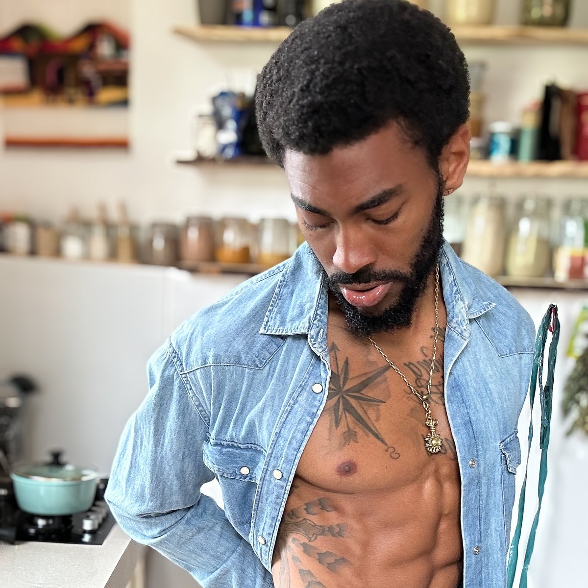 Took a sec to unbutton and just breathe it out. Feels good—like the world’s a little softer right here. You got a moment like this? 🙃
<a href="/Zen_demon_/">Zen Demon</a>