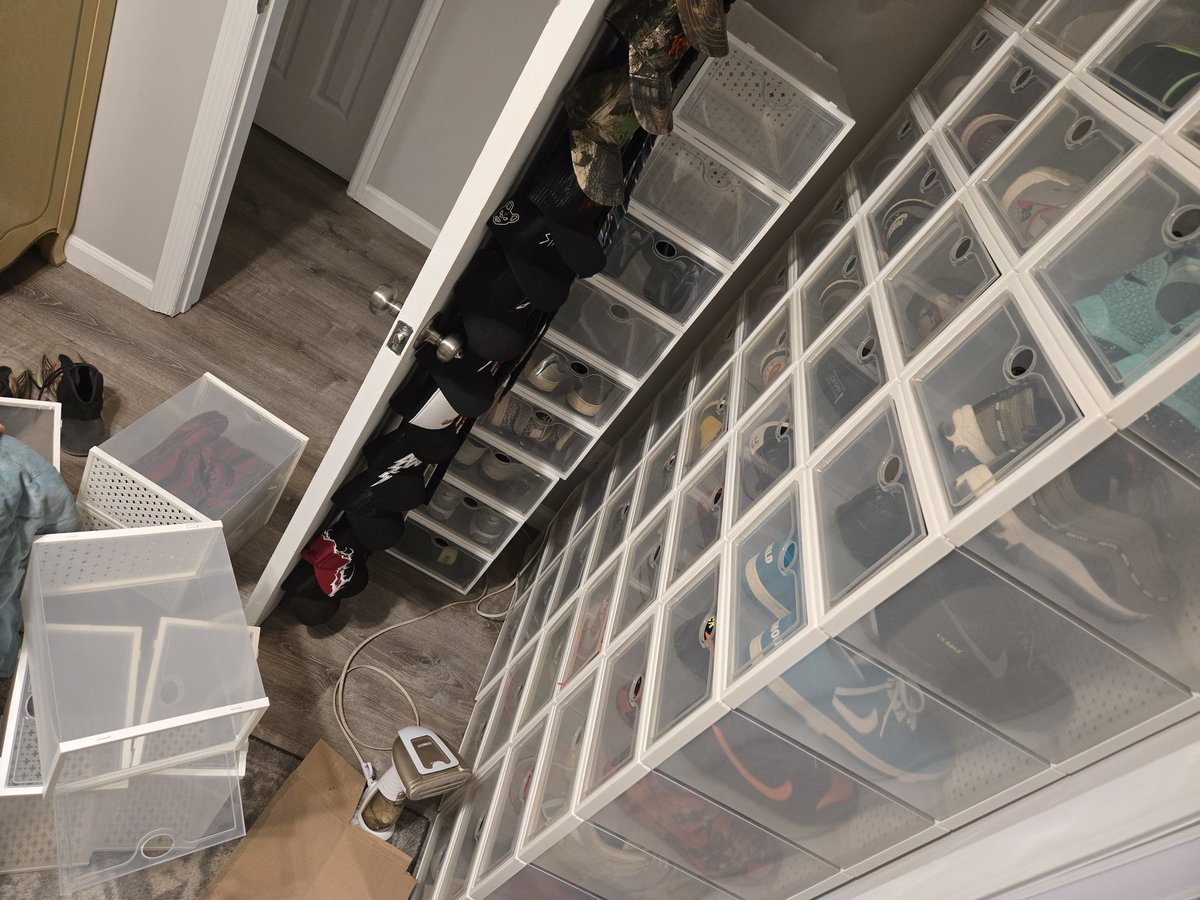 x-benzero-x tweet media