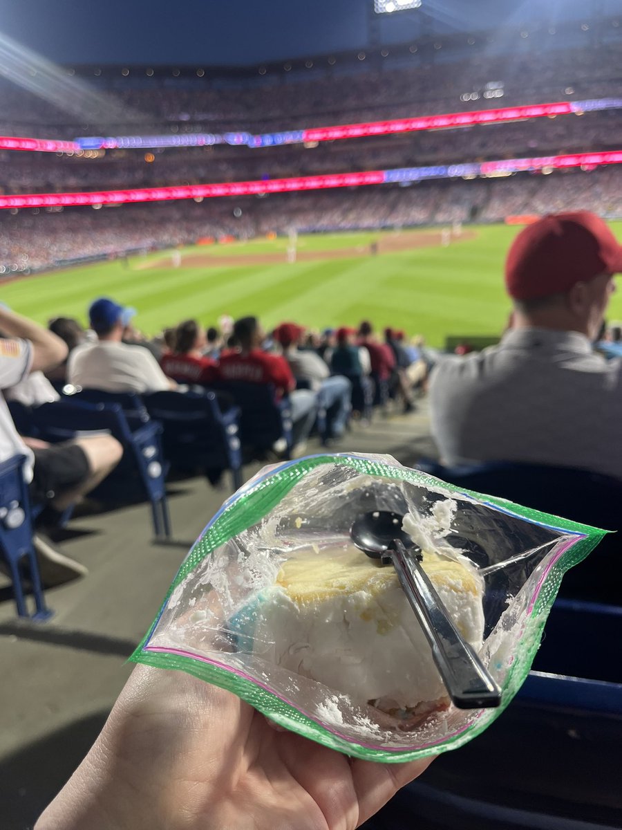 Kat ⚾️ tweet media