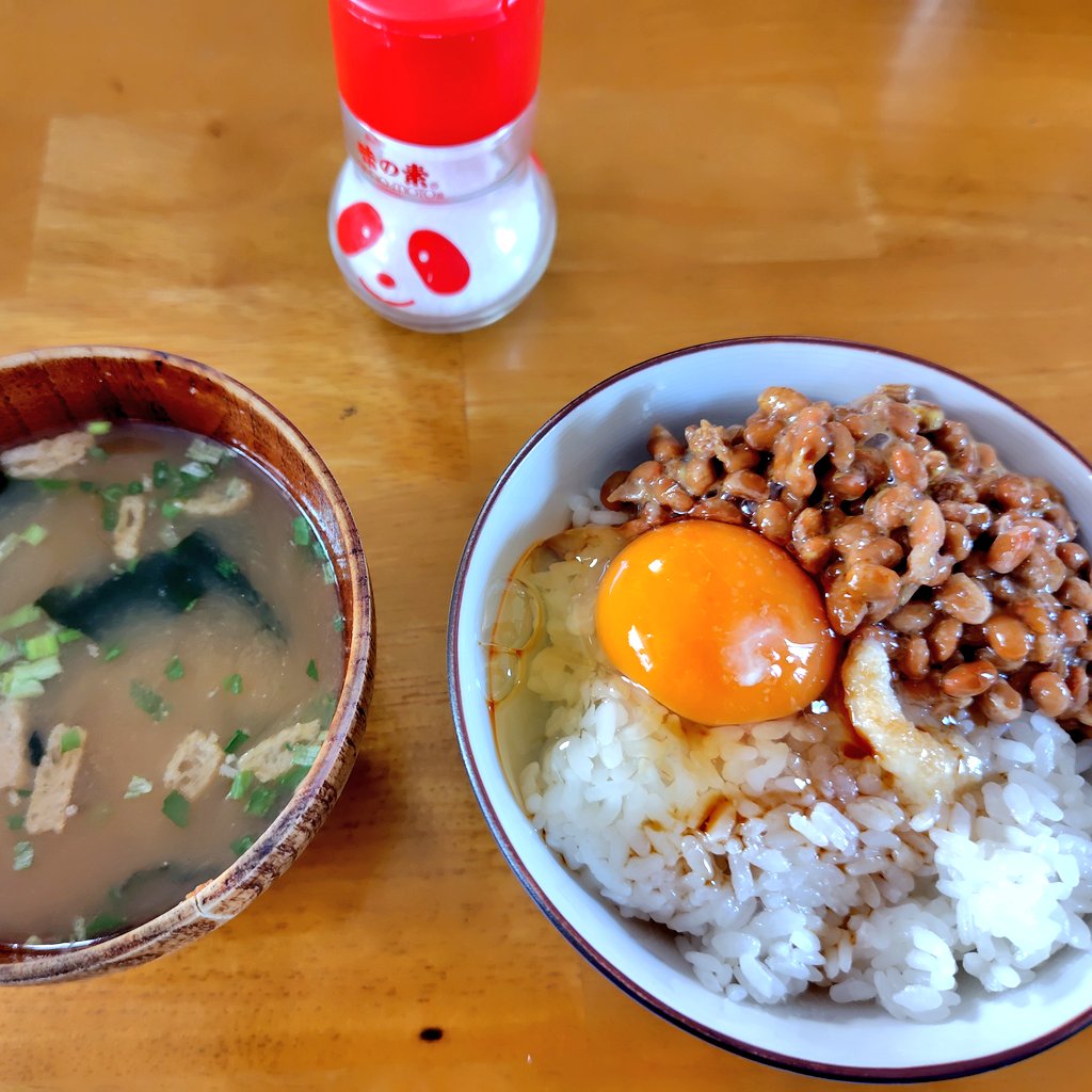 久々にお家で朝メシ
これよ、これこれ！
こういう朝飯が食べたかった🤤

しばらくコンビニのうどんやビーフンばかりだったからなぁ😅
