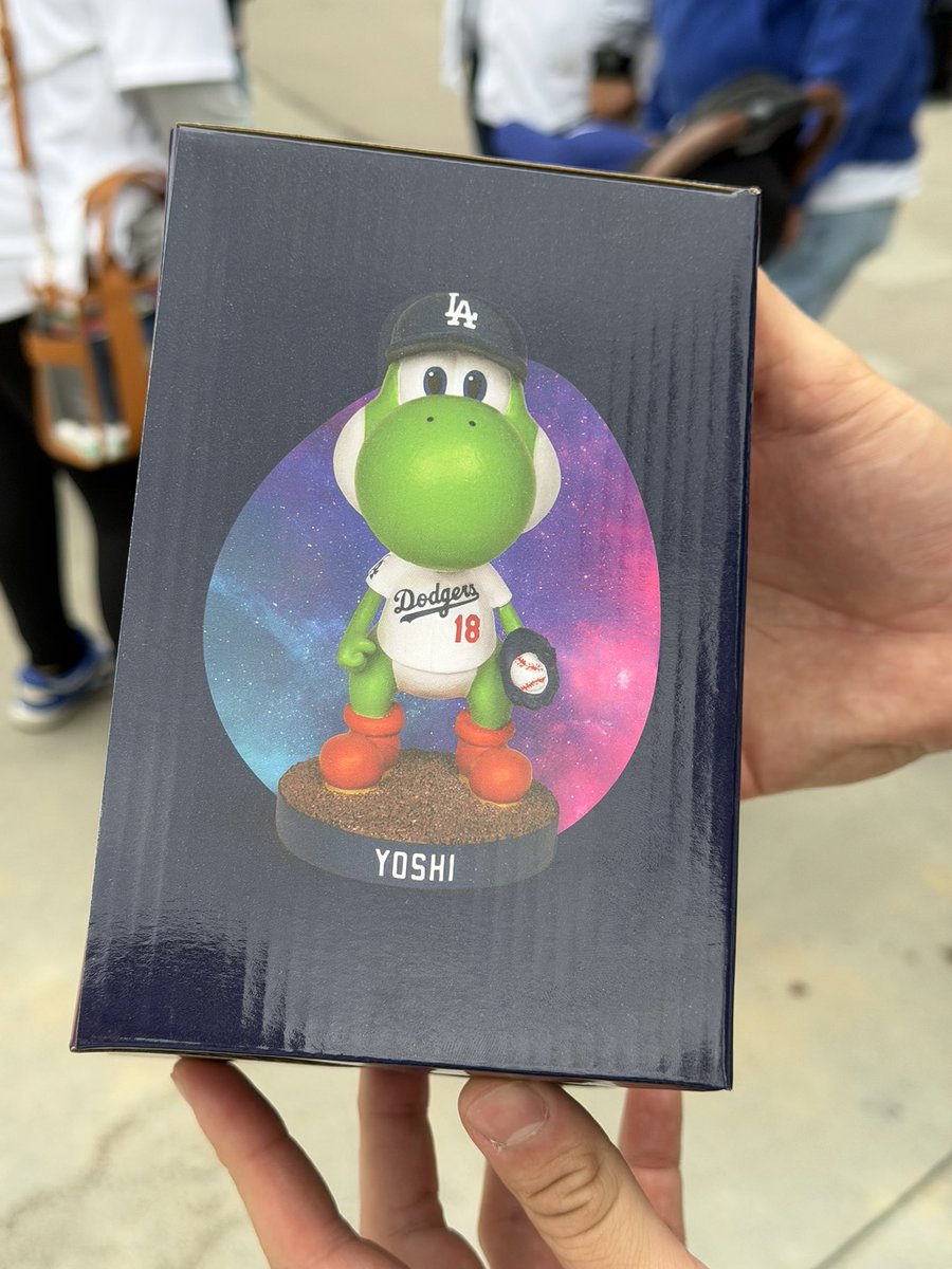 Edward Lewis tweet media