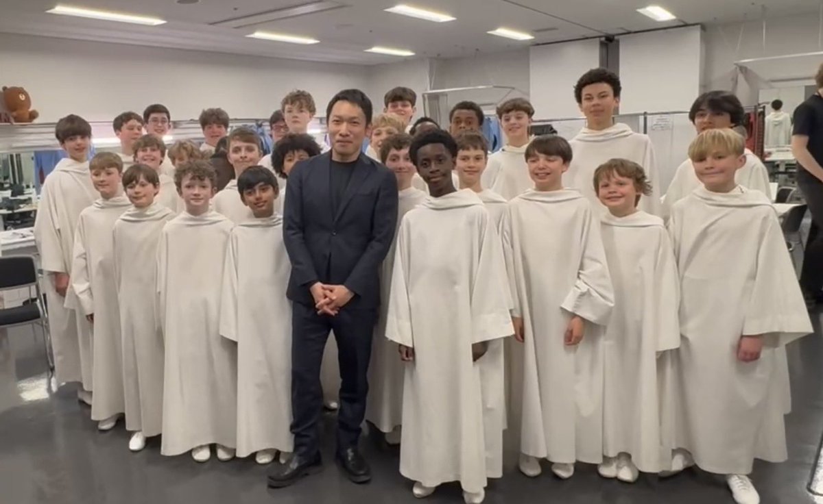 Info_Muramatsu's tweet photo. 🎵SMFLグループ presents
LIBERA Angel Voices Tour 2026 東京公演へ✨

楽曲提供した「彼方の光」「天使のくれた奇跡」をはじめ、
LIBERAのエンジェルヴォイスに心から感動…🥹
まるで心が浄化されるような、特別な���間でした。

終演後はメンバーやProducerのSam Coatesとも再会✨
2006年の「彼方の光」から続くご縁。
約20年を経て、また日本で聴けることに感謝。

ツアーの成功を心より願っています✈️✨

—

I had the pleasure of seeing
LIBERA Angel Voices Tour 2026 in Tokyo ✨

Hearing “Far Away” and “Angel” live again was truly moving.
Their pure, ethereal voices created such a special moment.

So happy to reconnect with the members and producer Sam Coates.
Nearly 20 years since 2006 — grateful for this continued connection.

Wishing them a wonderful tour in Japan ✈️✨

#LIBERA #彼方の光 #天使のくれた奇跡 #FarAway #Angel
@officiallibera @liberarecords