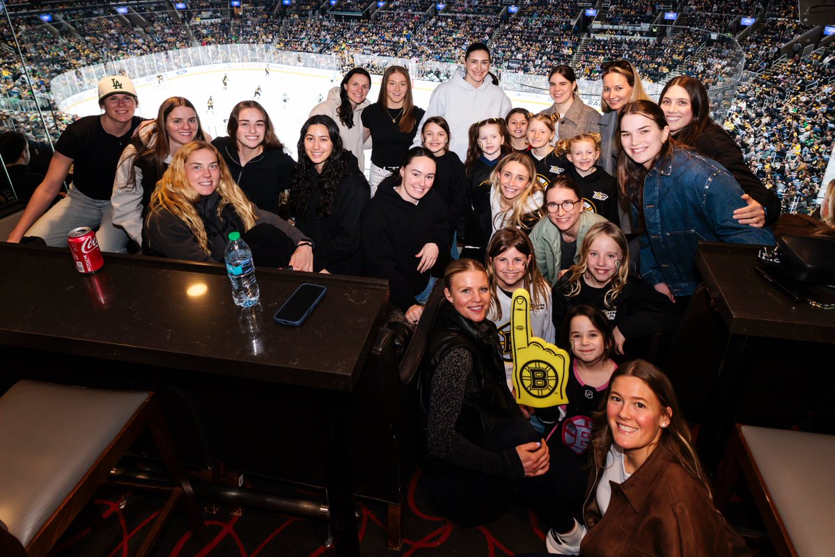 Boston Bruins tweet media