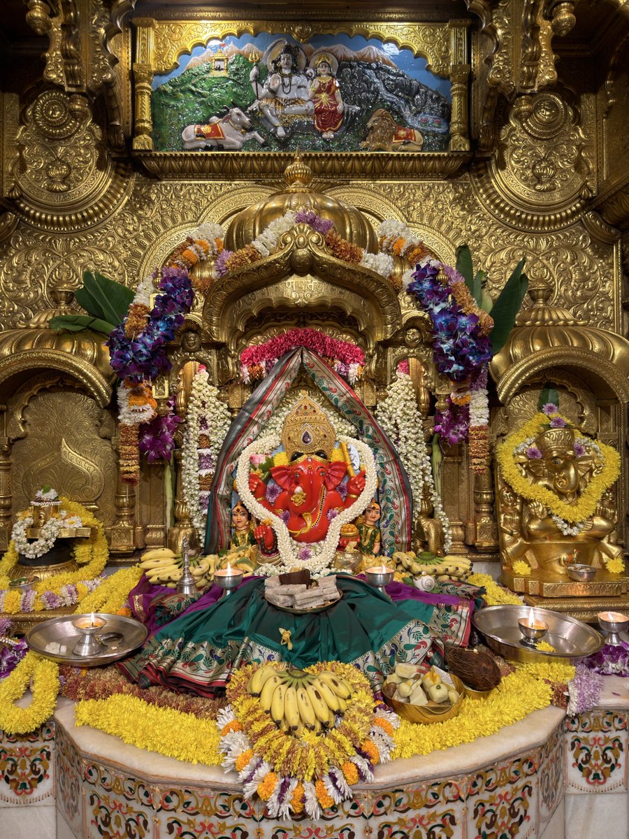 🙏गणपती  बाप्पा मोरया 🌺मंगलमूर्ती मोरया 🙏०१/०४/२०२६
🙏Ganapati Bappa Moraya 🌺 Mangalmurti Moraya  🙏 01/04/2026