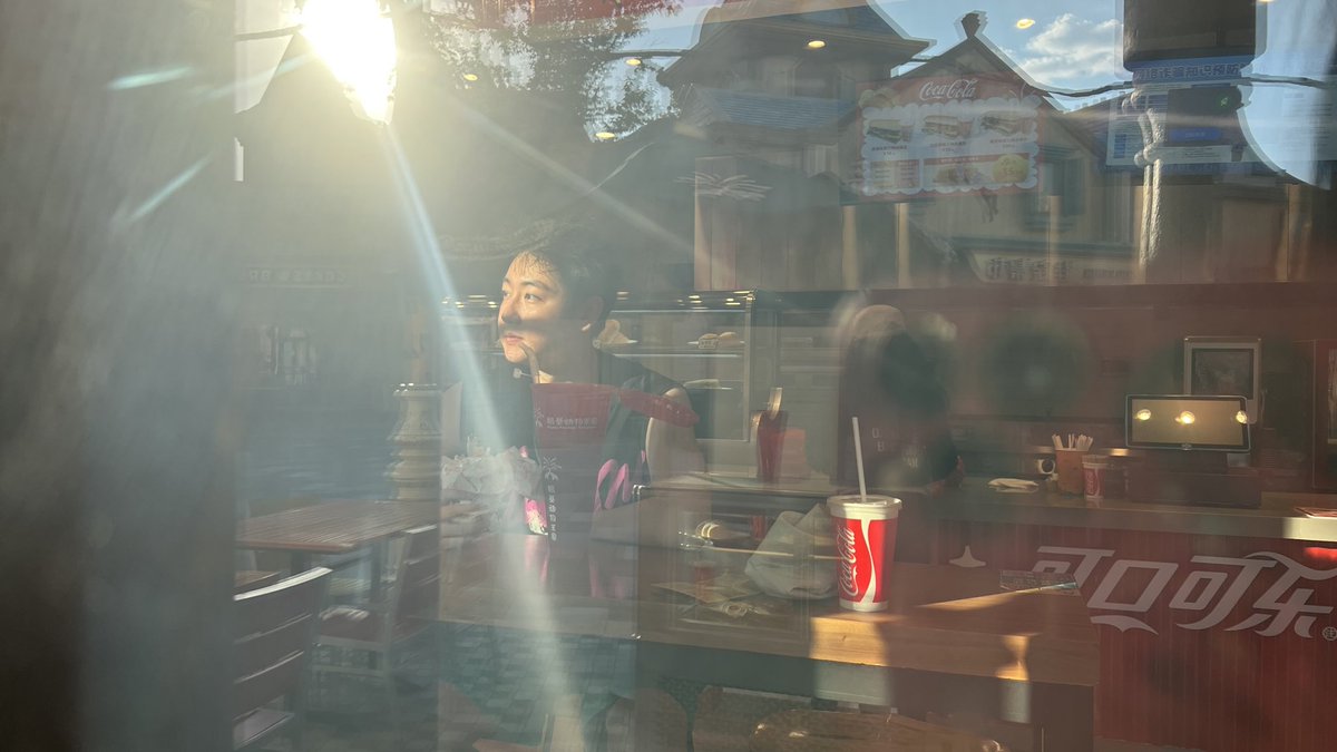 就一普通男的 tweet media