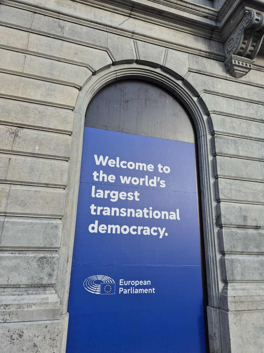Democracy in action through research in Bruxelles <a href="/DIGIEFFECT_EU/">DIGIEFFECT</a> <a href="/MontgomerieTom/">Thomas Montgomerie</a> <a href="/crimitrea/">Cristina Mitrea</a> <a href="/RemiAlmodt/">Remi Almodt</a> <a href="/anna_longhiniX/">Anna Longhini</a>
