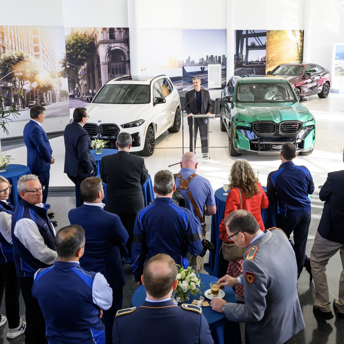 Markus_Soeder's tweet image. Bayern ist Autoland und soll es bleiben: Heute intensiver Auto-Tag in South Carolina bei @BMWGroup, Zulieferfirmen und der Forschung. Ohne #Auto geht es nicht. Es ist unser wichtigster Industriezweig und vereint Innovation und Ideenkraft. Das Auto spielt ökonomisch für Bayern