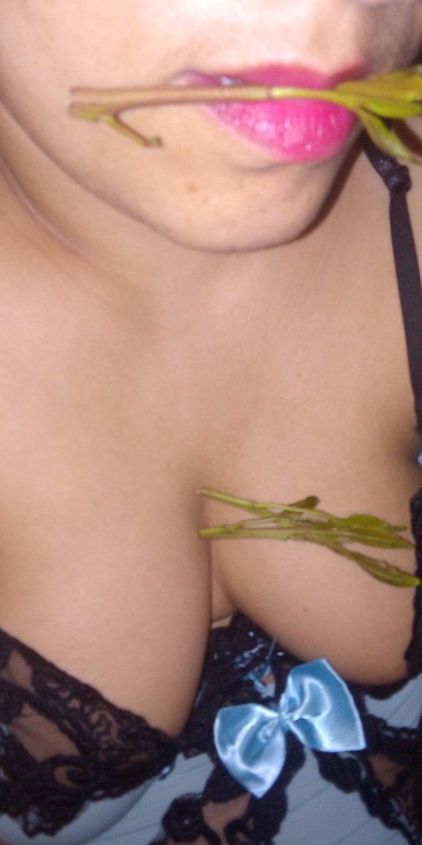 زوجه الشايب الديوث tweet media