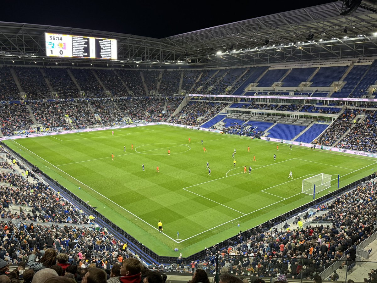 𝙹𝙰𝙼𝙸𝙴 𝙼𝙲𝚀𝚄𝙴𝙴𝙽 tweet media