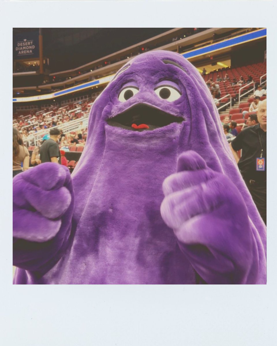 DDArenaAZ's tweet image. Meet the crew. 🤩

#McDonaldsAllAmericanGames #RonaldMcDonald #Arizona #Glendale