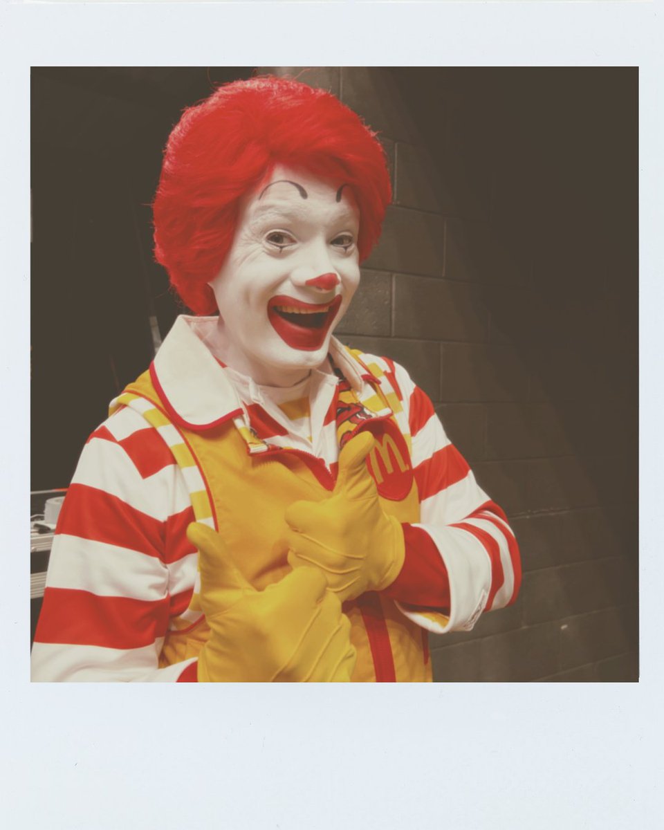 DDArenaAZ's tweet image. Meet the crew. 🤩

#McDonaldsAllAmericanGames #RonaldMcDonald #Arizona #Glendale