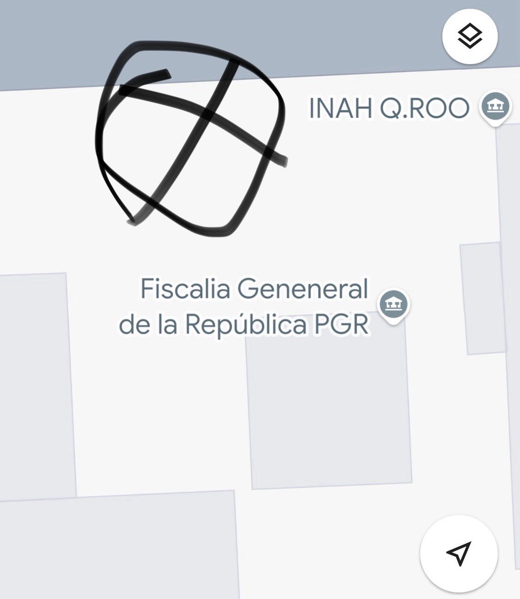 Cuánta basura tiene que acumularse afuera de la Fiscalía en Av Insurgentes para que pasen a recogerla. Casi 3 semanas ahí tirada <a href="/YensunniOficial/">Yensunni Martínez</a> <a href="/AytoOthonPB/">H. Ayuntamiento Othón P. Blanco</a> <a href="/quintanaroonews/">QuintanaRooNews</a> <a href="/Noticaribe/">Noticaribe</a>