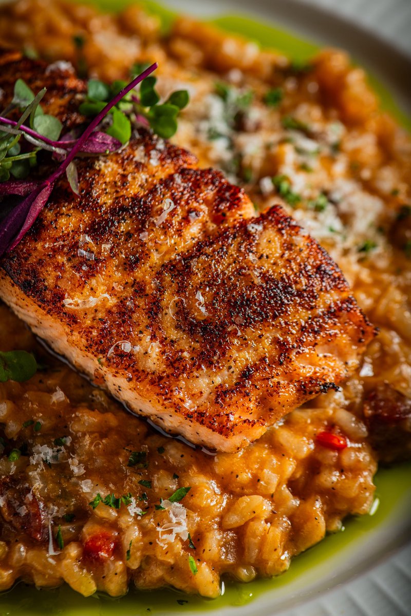 MrMake1tHappen's tweet photo. French Quarter Risotto.. 

Seared Salmon + Jambalaya Style Risotto + Basil Oil https://t.co/5oT5v0xoxS