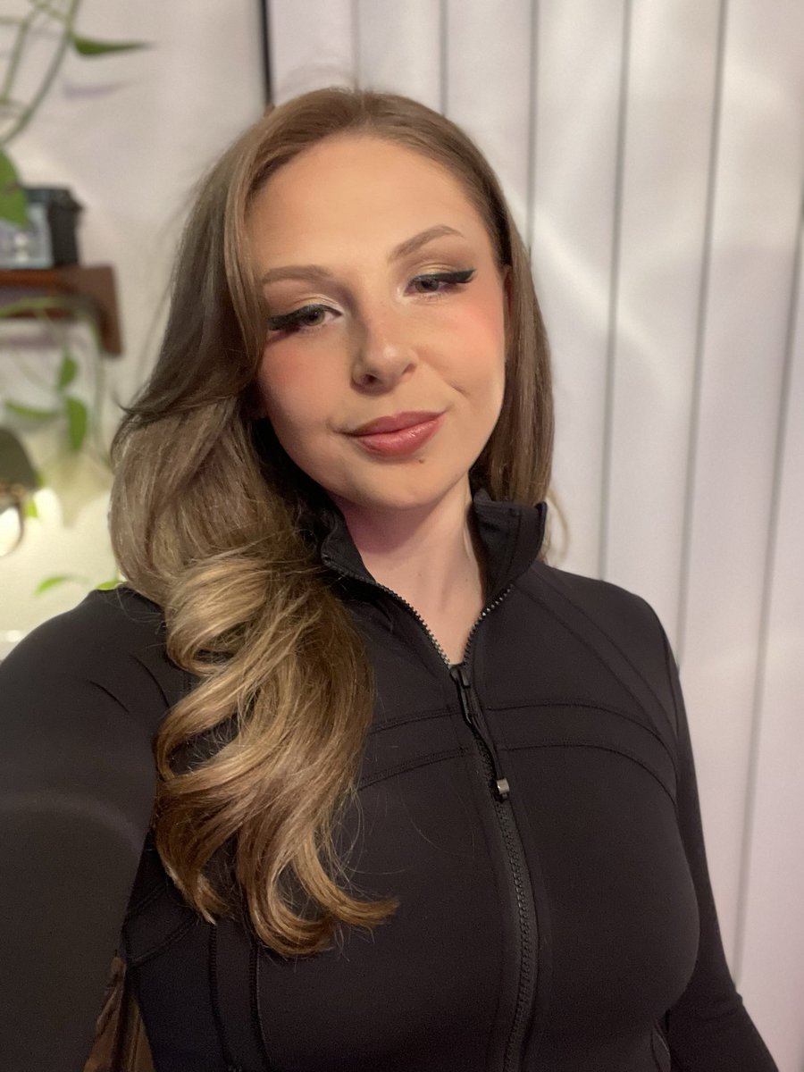 GoddessMuse13's tweet photo. Which suits me better, pink or black? 🥹 loving these bbl jackets from Lulu 🥰 https://t.co/yeReZzFX53 https://t.co/EXSf6gEwTY