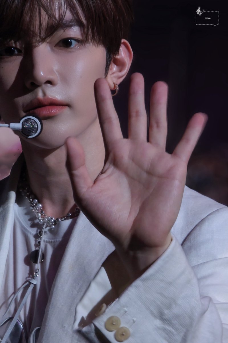 250509

もちもちうるちゅるはおちゃん

#장하오 #ZHANGHAO #章昊
#ZEROBASEONE #제로베이스원 #제베원 #ZB1 
#만우절 #AprilFoolsDay