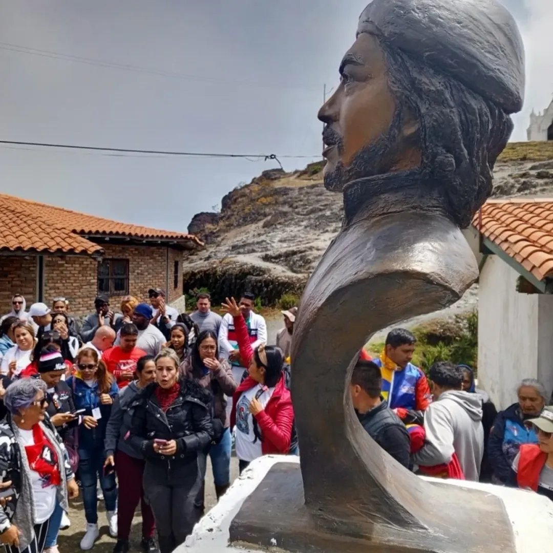 Antifa_Ultras tweet media