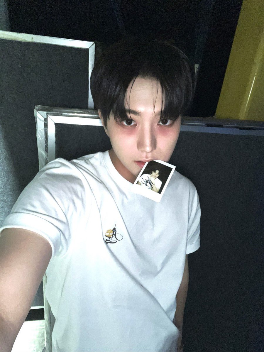 JUSTB Official tweet media