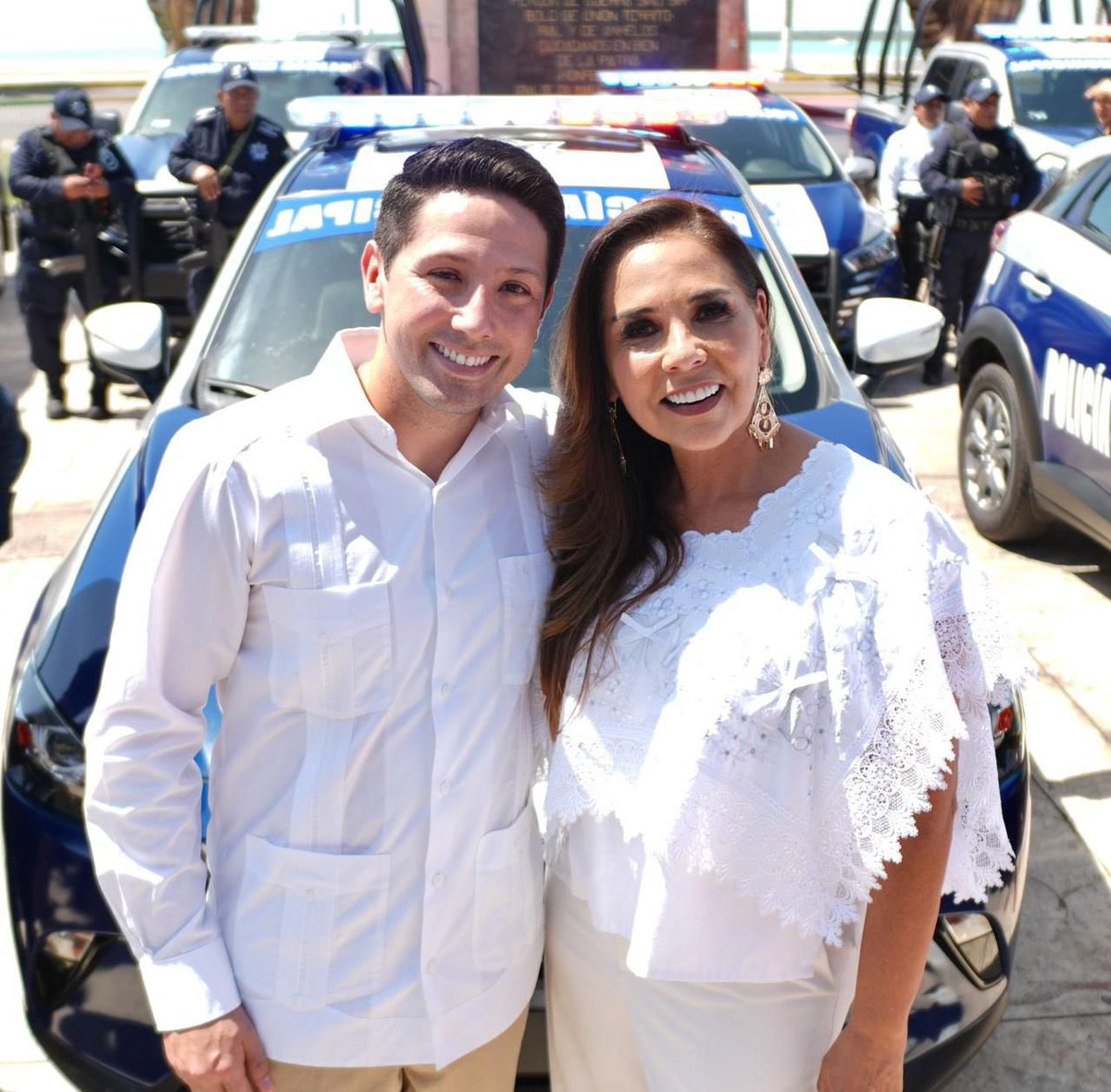 Destaca el diputado <a href="/RenanSanchez_/">Renán Sánchez Tajonar</a>  acciones para fortalecer la seguridad pública en Quintana Roo

Acompaña a la gobernadora a la entrega de patrullas y equipo a los 11 municipios 

zcnoticias.mx/destaca-el-dip…