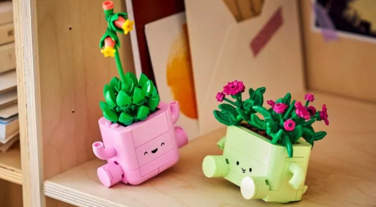 BrickFanatics's tweet image. One of the best LEGO Botanicals sets of all time is getting a sequel set this year in 11506 Rocking Plants, which arrives on shelves in May.

brickfanatics.com/lego-happy-pla…

#LEGO #Botanicals #LEGOBotanicals