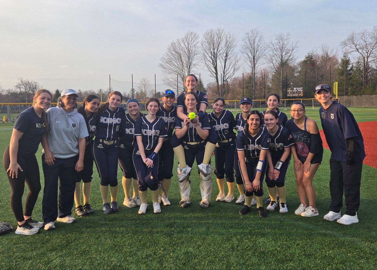 Elizabeth Tuttle 2027 tweet media